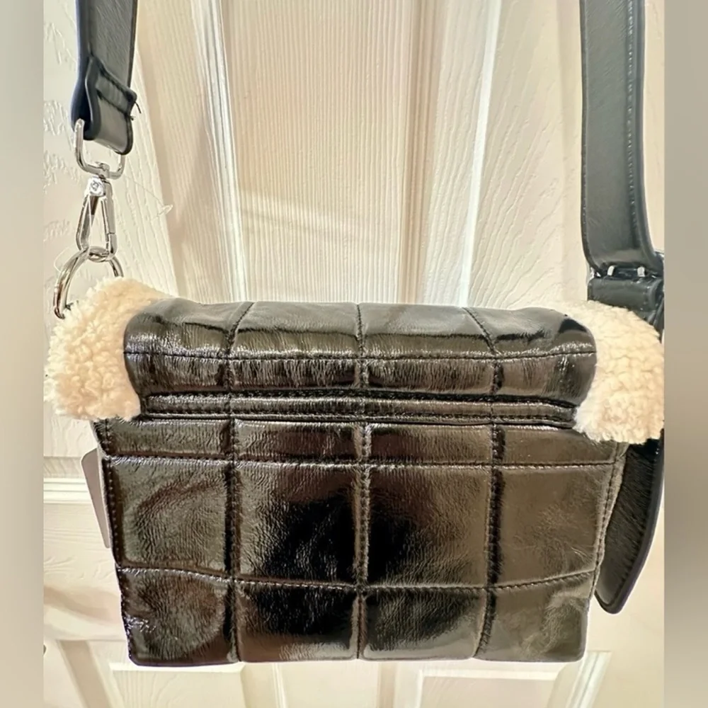 NWT Black Quilted Crossbody Bag w/ Cream Sherpa Trim, Trendy Y2K Winter Purse - Picture 8 of 15